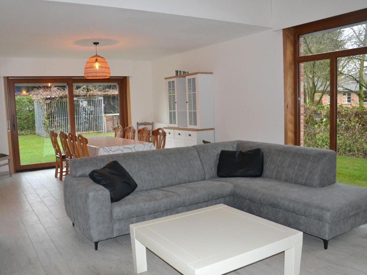 Welcoming Villa In Puivelde With Terrace Garden Barbeque 외부 사진