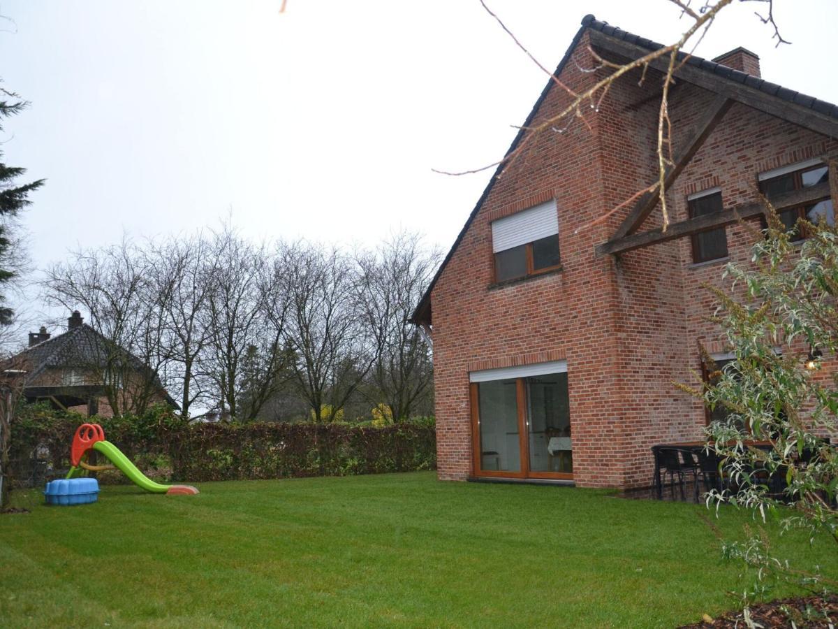 Welcoming Villa In Puivelde With Terrace Garden Barbeque 외부 사진